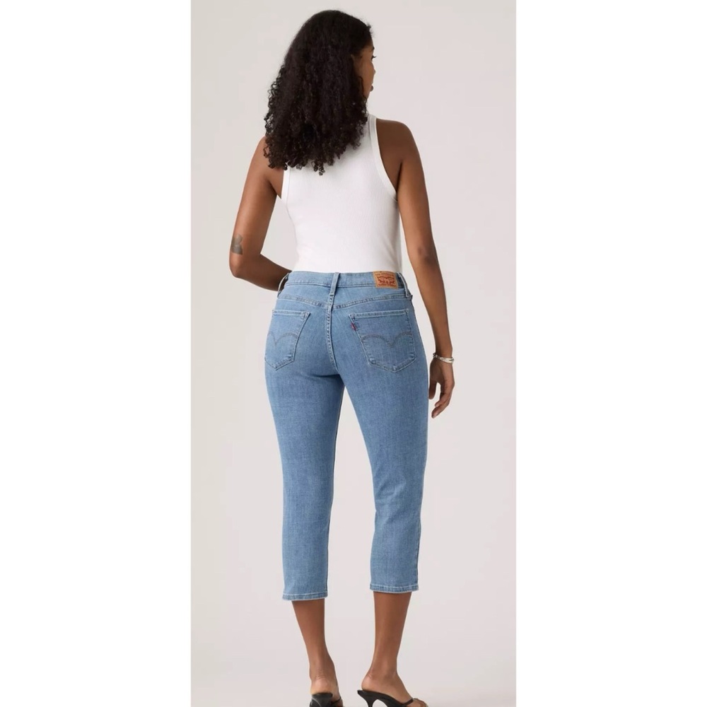 Levi’s 311 Shaping Skinny Capris size 31